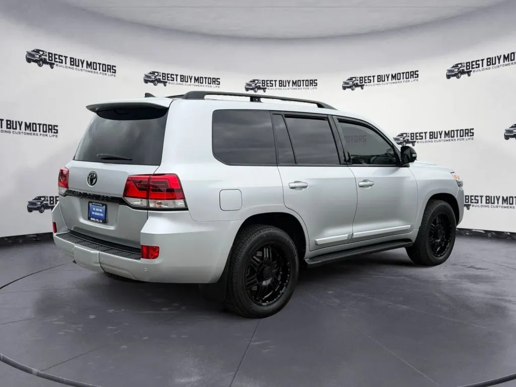 2017 Toyota Land Cruiser Base - Photo 8