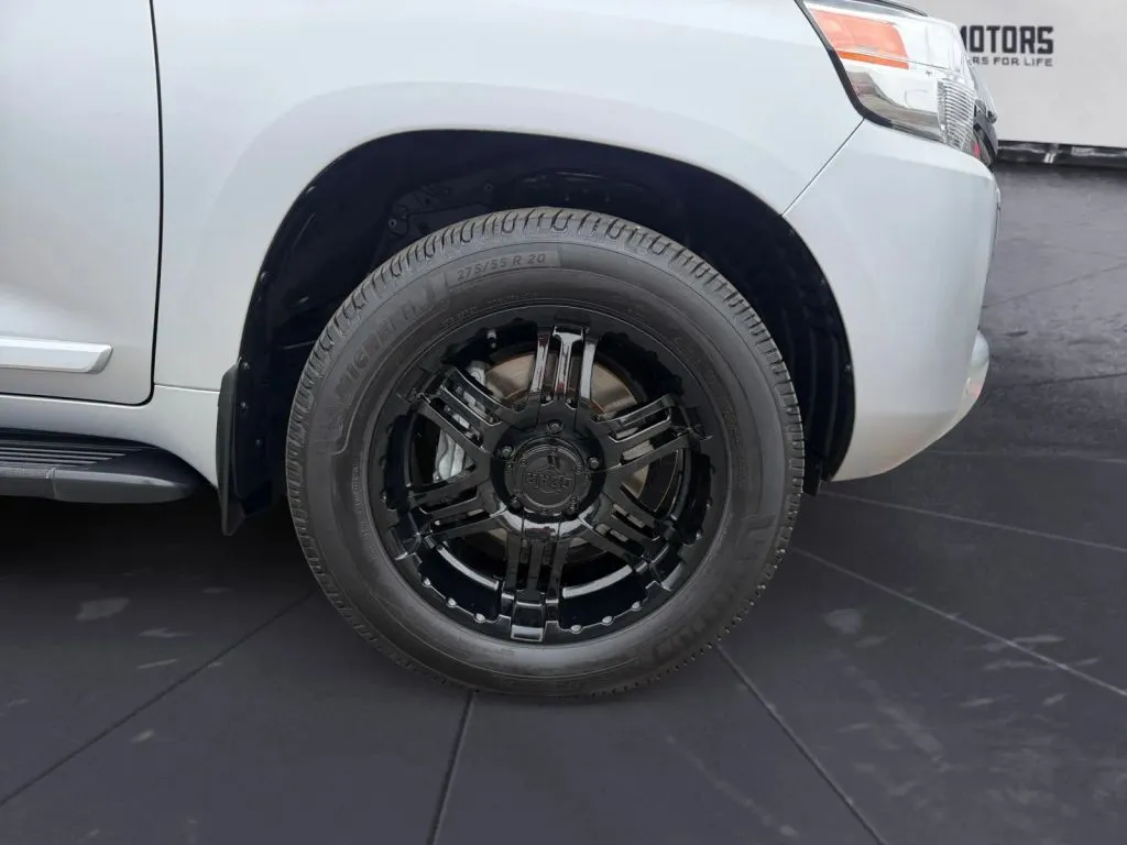 2017 Toyota Land Cruiser Base - Photo 32
