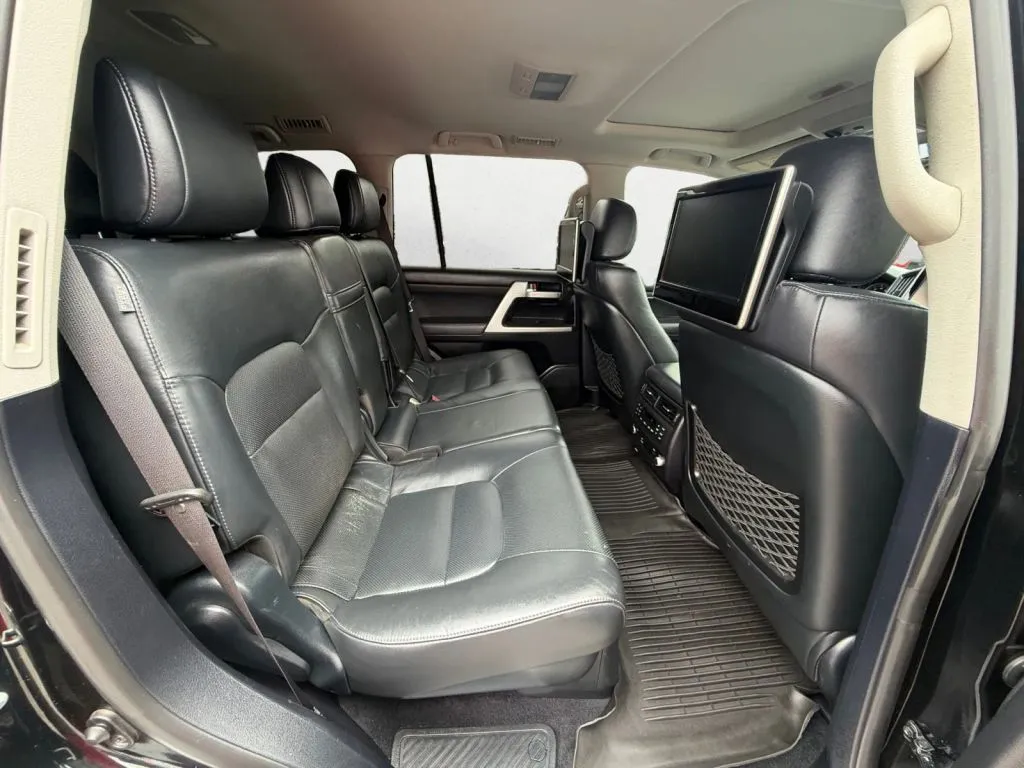 2017 Toyota Land Cruiser Base - Photo 26