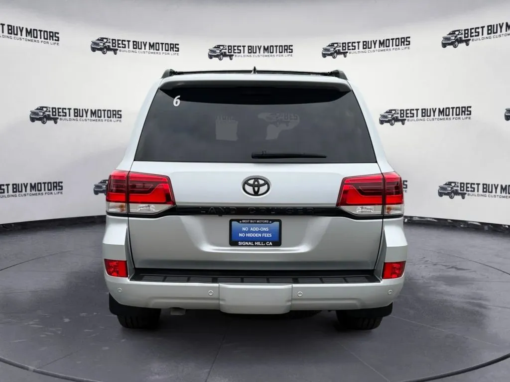 2017 Toyota Land Cruiser Base - Photo 7