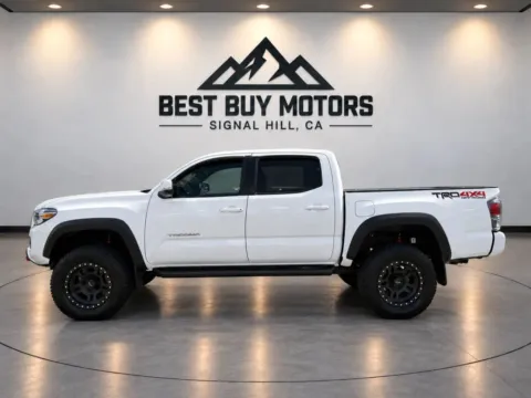 More photos of 2021 Toyota Tacoma Double Cab TRD Off-Road Pickup 4D 5 ft at Best Buy Motors, CA