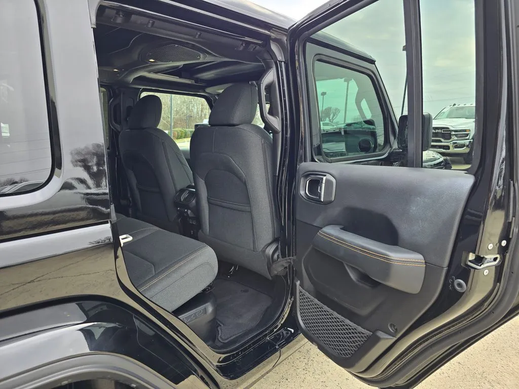 2025 Jeep Wrangler 4xe Sahara 4XE - Photo 20