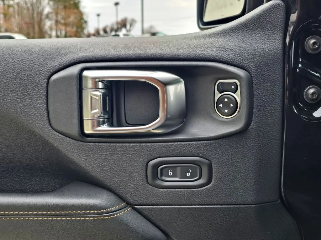 2025 Jeep Wrangler 4xe Sahara 4XE - Photo 37