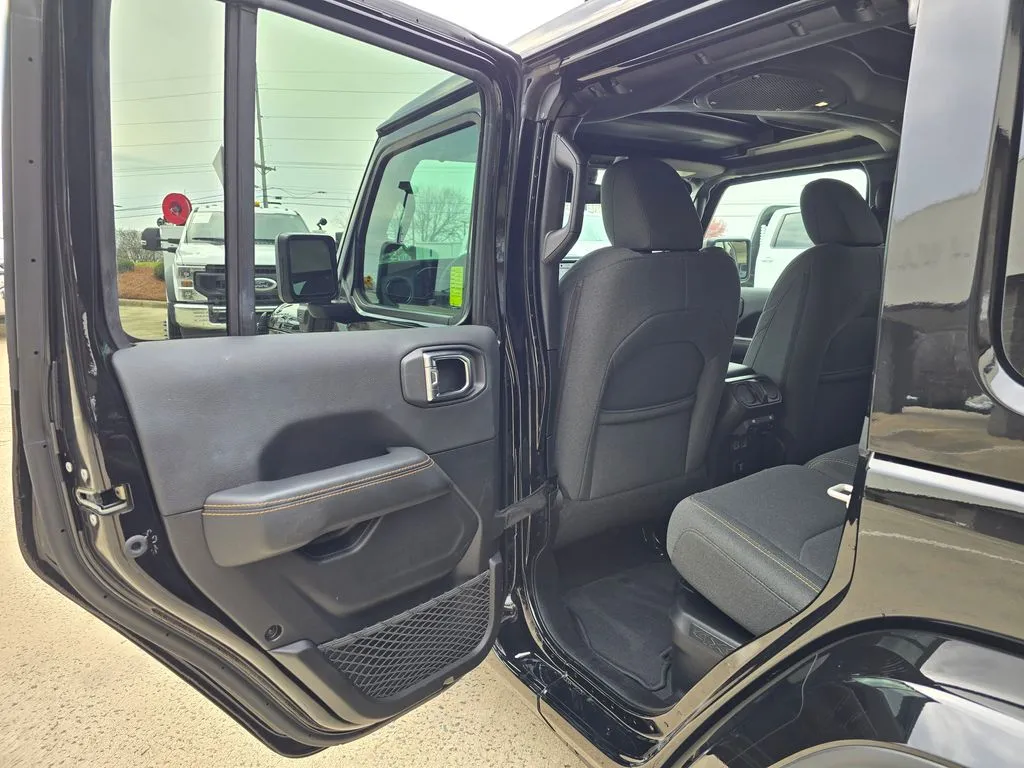 2025 Jeep Wrangler 4xe Sahara 4XE - Photo 22