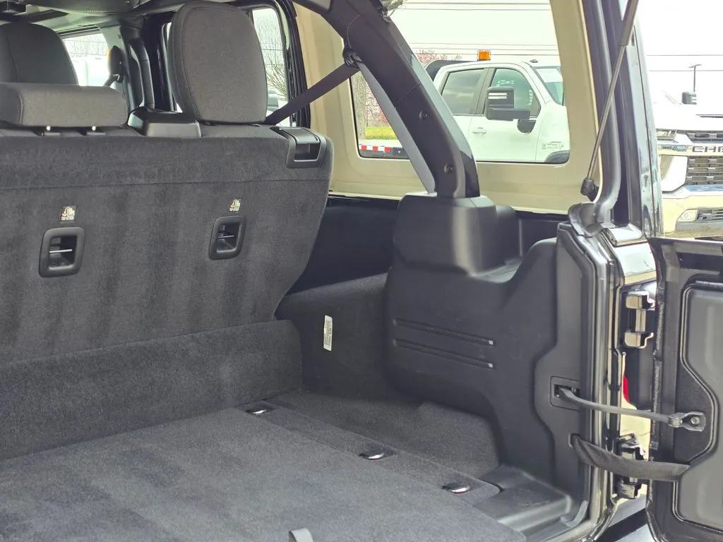 2025 Jeep Wrangler 4xe Sahara 4XE - Photo 18