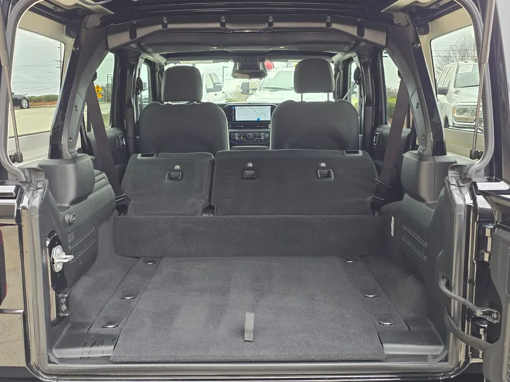 2025 Jeep Wrangler 4xe Sahara 4XE - Photo 16