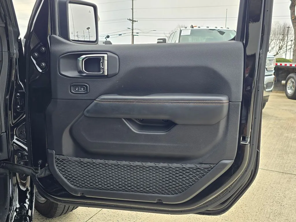 2025 Jeep Wrangler 4xe Sahara 4XE - Photo 40