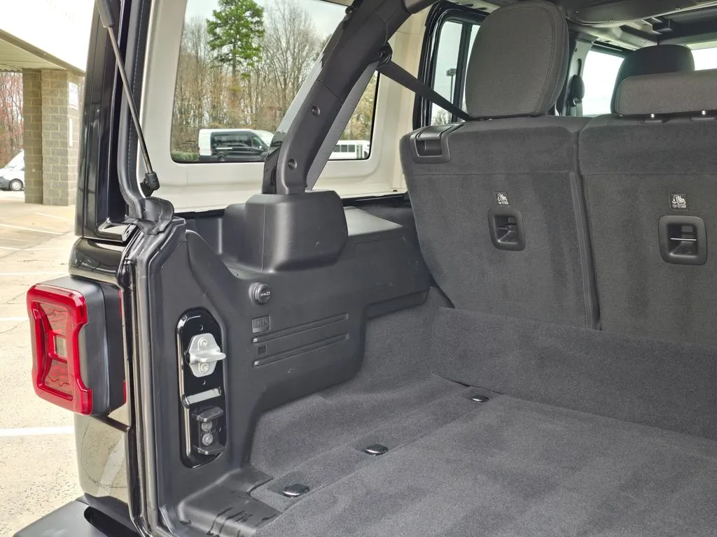 2025 Jeep Wrangler 4xe Sahara 4XE - Photo 17