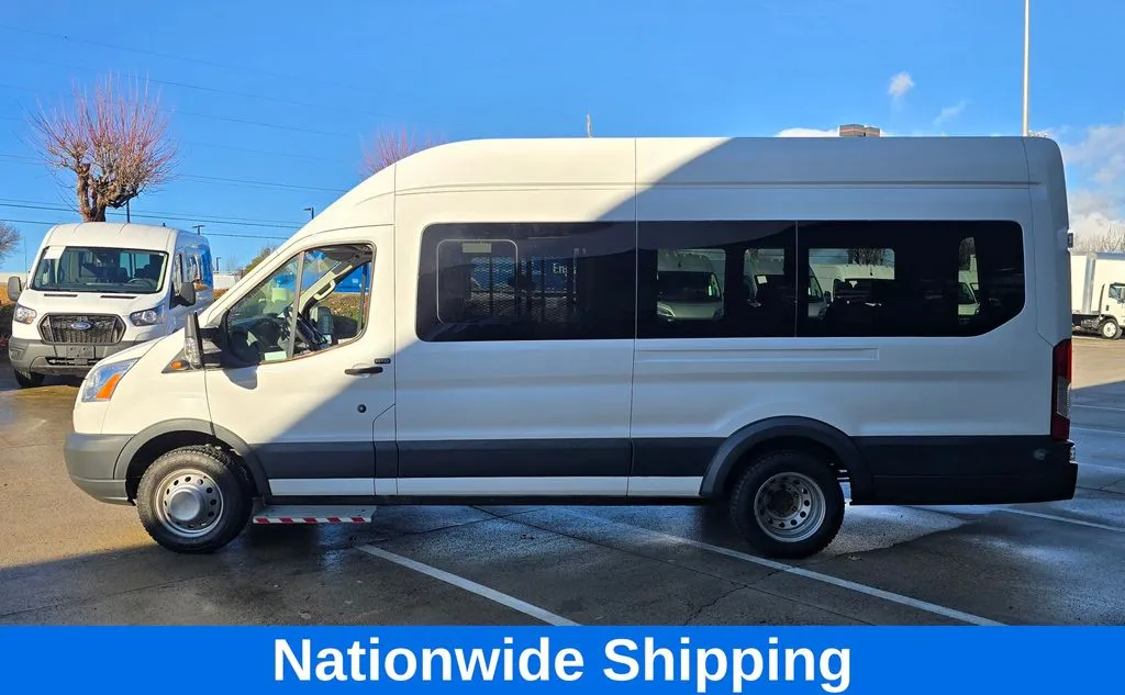 2017 Ford Transit Wagon XLT - Photo 8