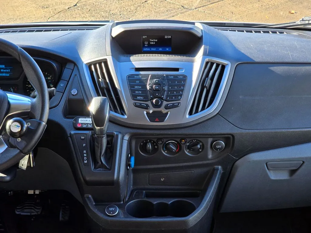 2017 Ford Transit Wagon XLT - Photo 39