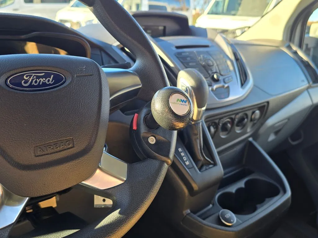 2017 Ford Transit Wagon XLT - Photo 20
