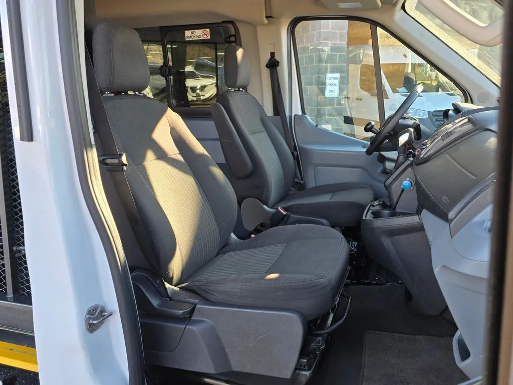 2017 Ford Transit Wagon XLT - Photo 30