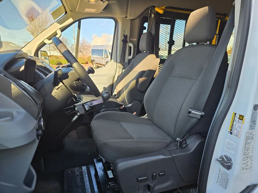 2017 Ford Transit Wagon XLT - Photo 24