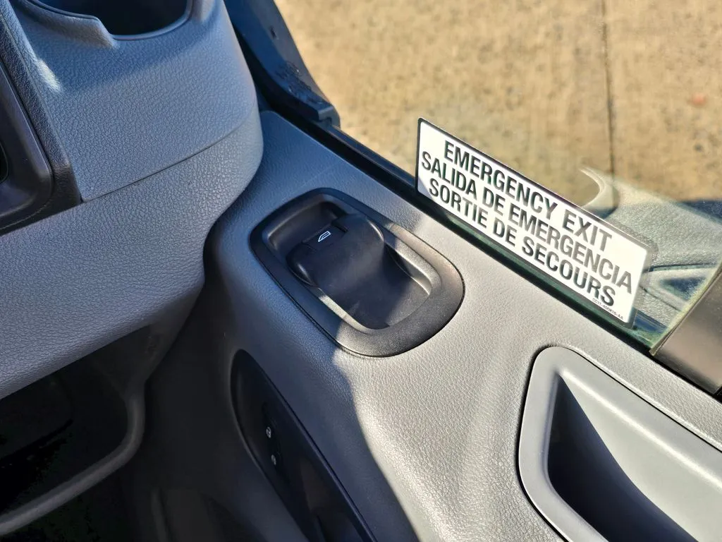 2017 Ford Transit Wagon XLT - Photo 32