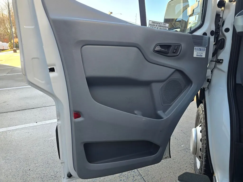 2017 Ford Transit Wagon XLT - Photo 26