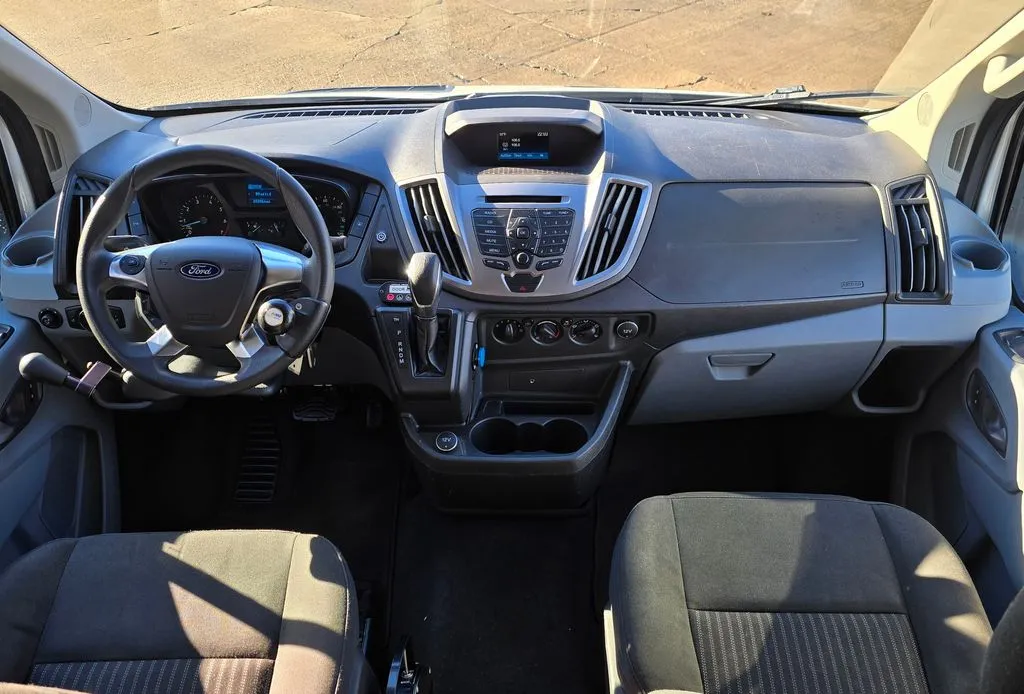 2017 Ford Transit Wagon XLT - Photo 38
