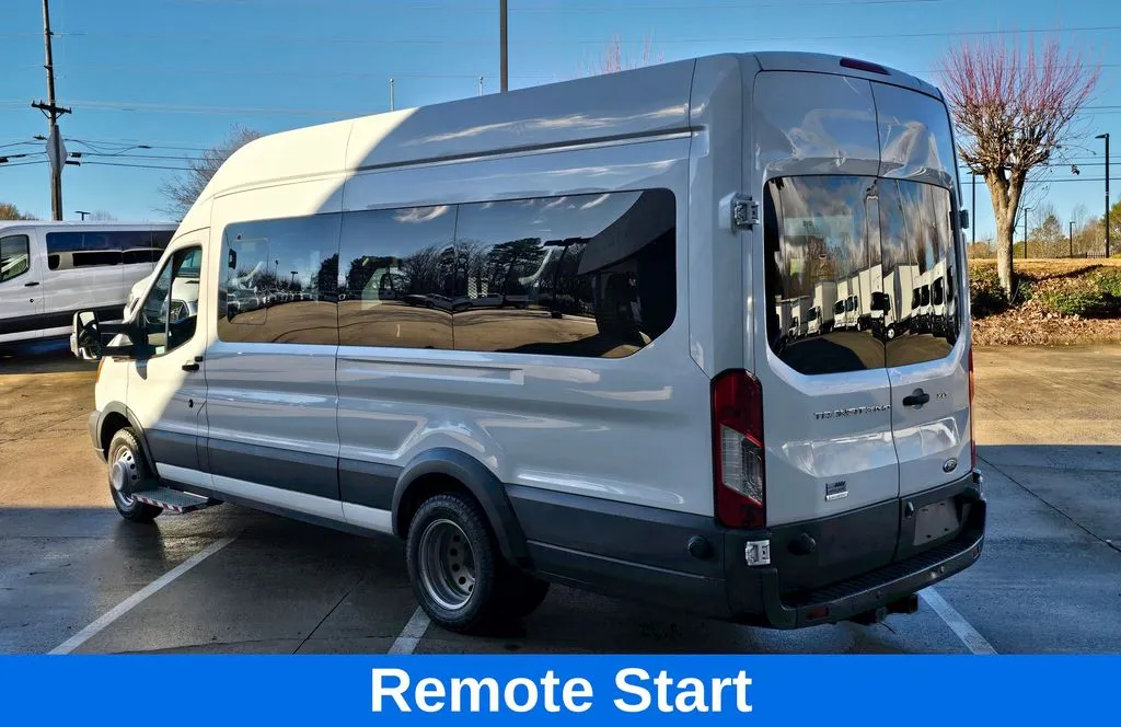 2017 Ford Transit Wagon XLT - Photo 7