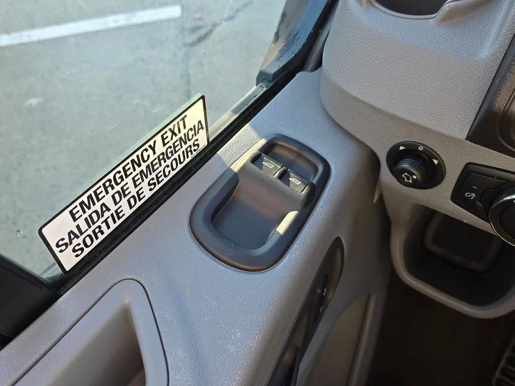 2017 Ford Transit Wagon XLT - Photo 27