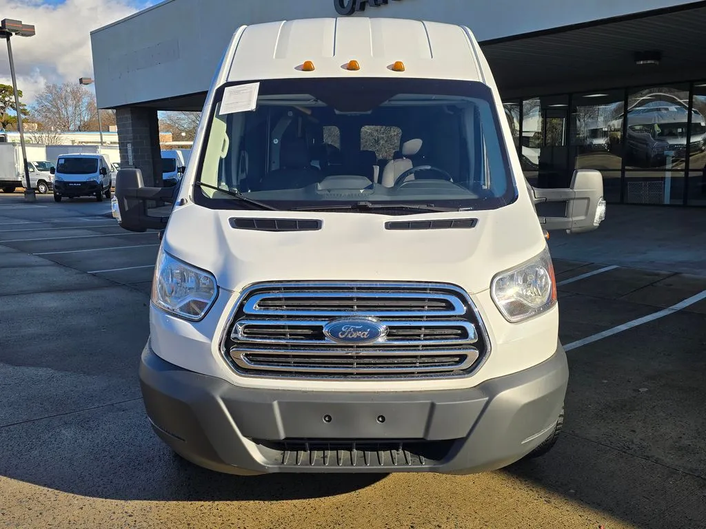 2017 Ford Transit Wagon XLT - Photo 10