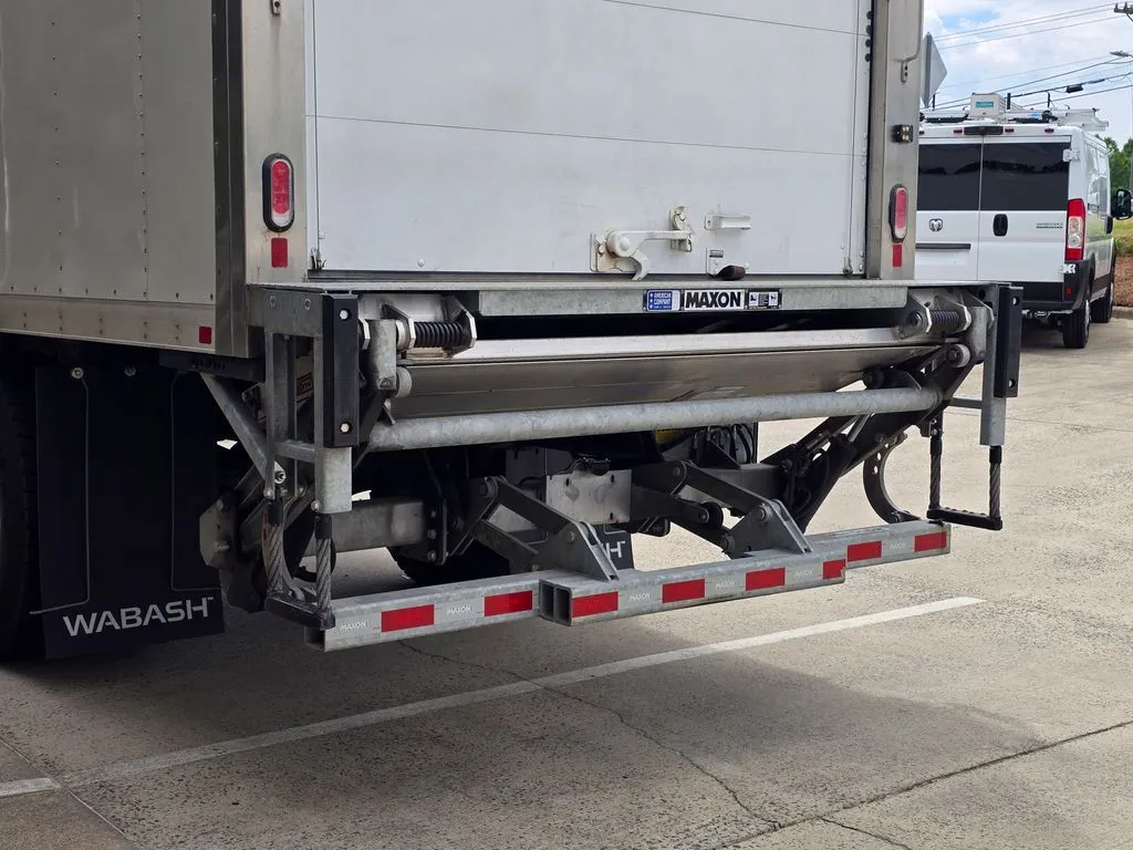 2023 Ford F-650 - Photo 22