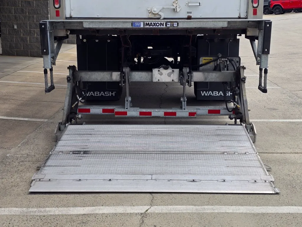 2023 Ford F-650 - Photo 26