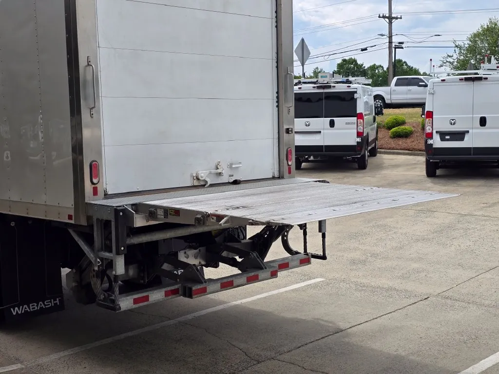 2023 Ford F-650 - Photo 27