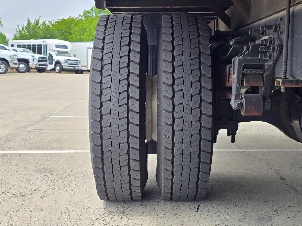 2023 Ford F-650 - Photo 44