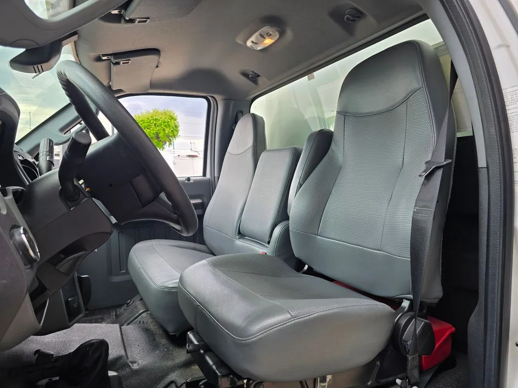 2023 Ford F-650 - Photo 32
