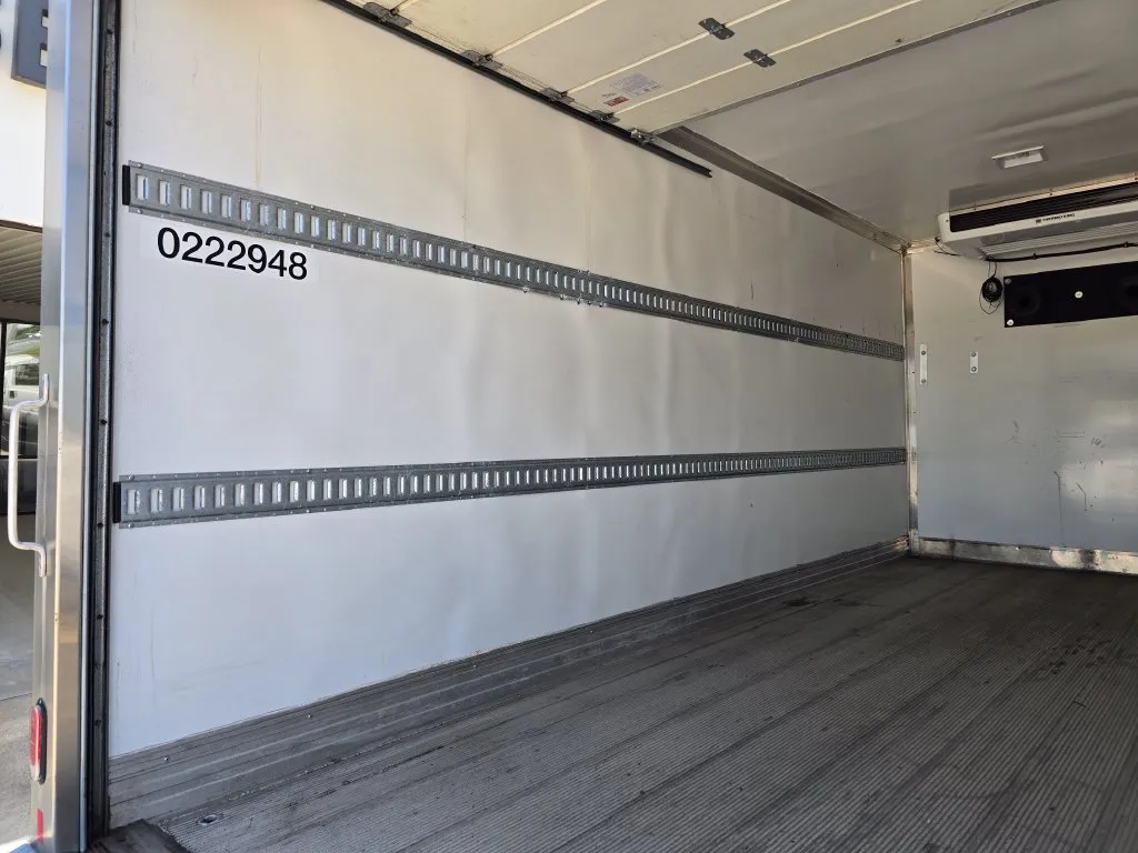 2023 Ford F-650 - Photo 21