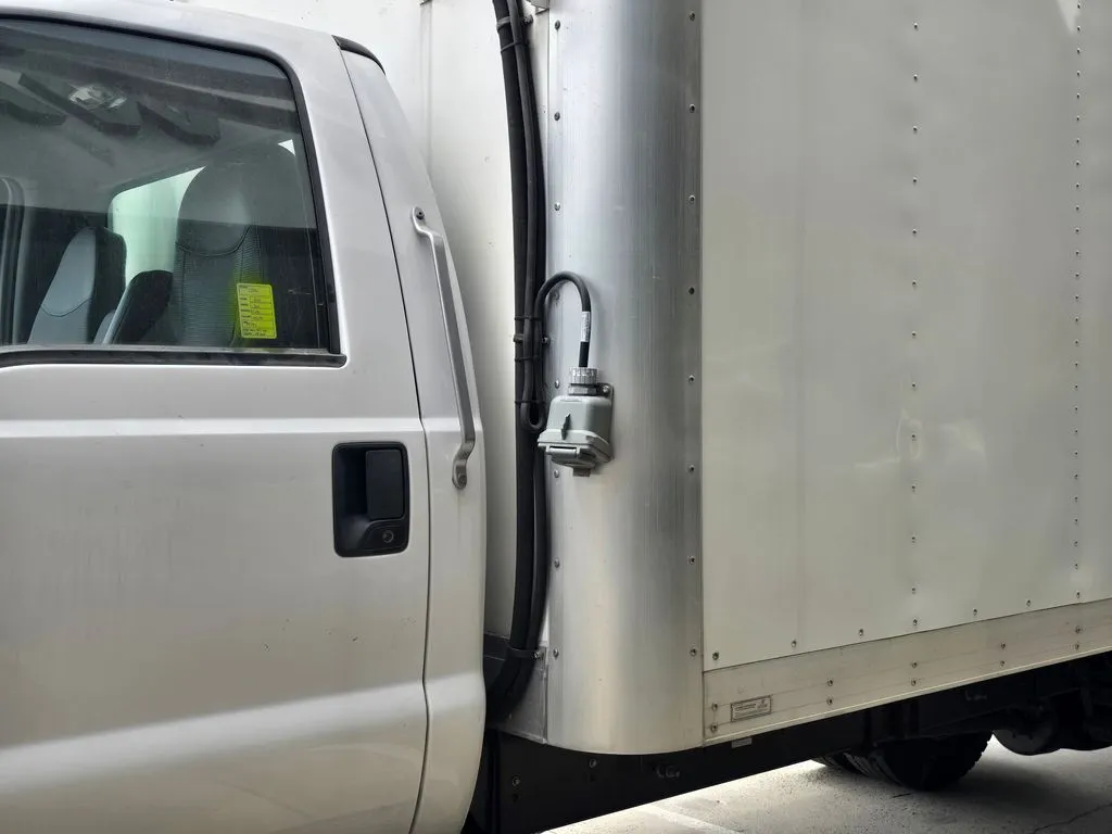 2023 Ford F-650 - Photo 28