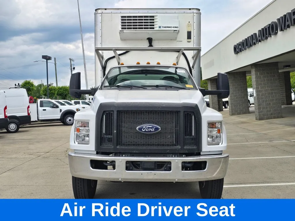 2023 Ford F-650 - Photo 8