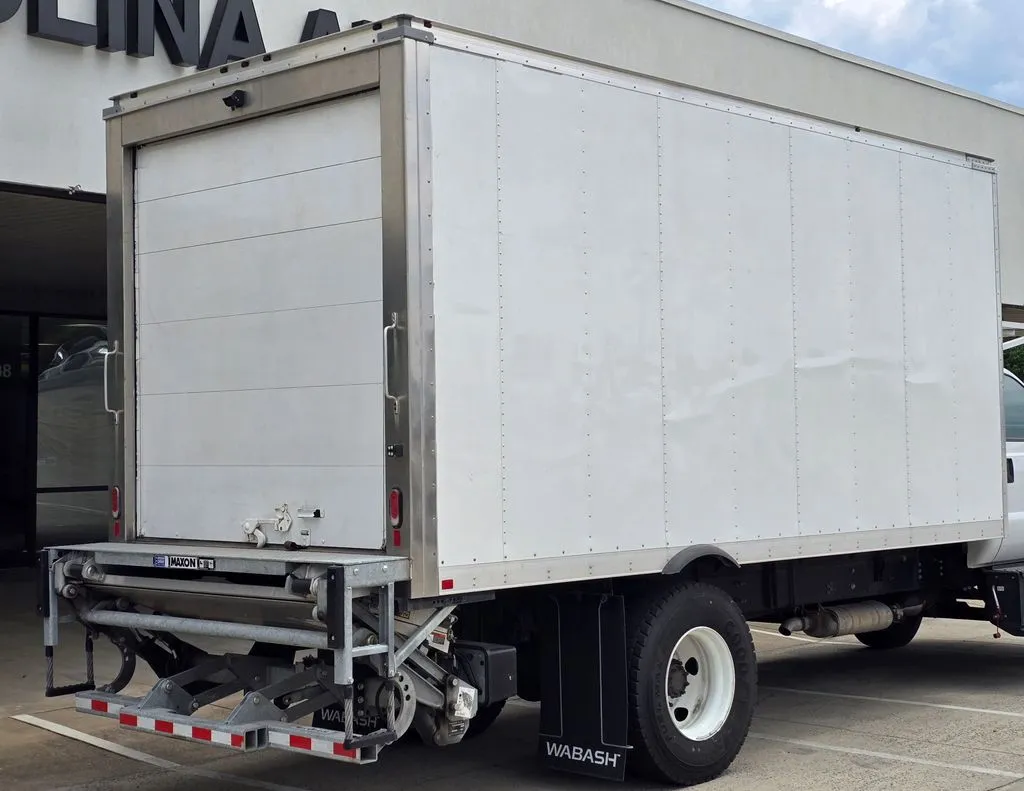 2023 Ford F-650 - Photo 13