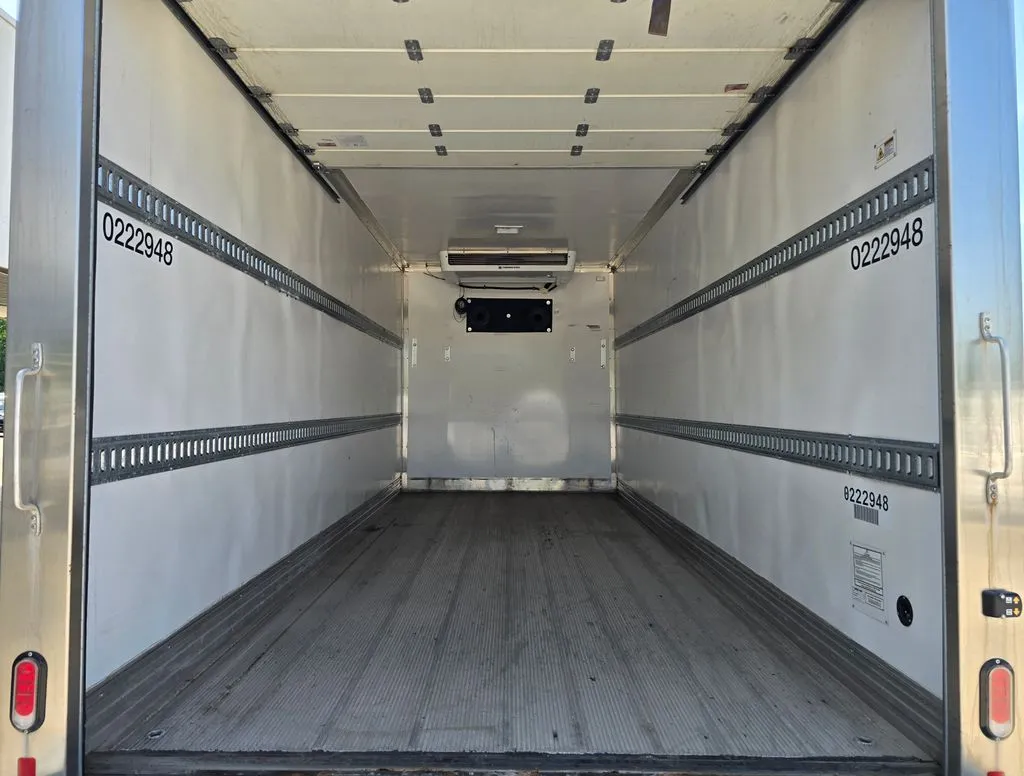 2023 Ford F-650 - Photo 19