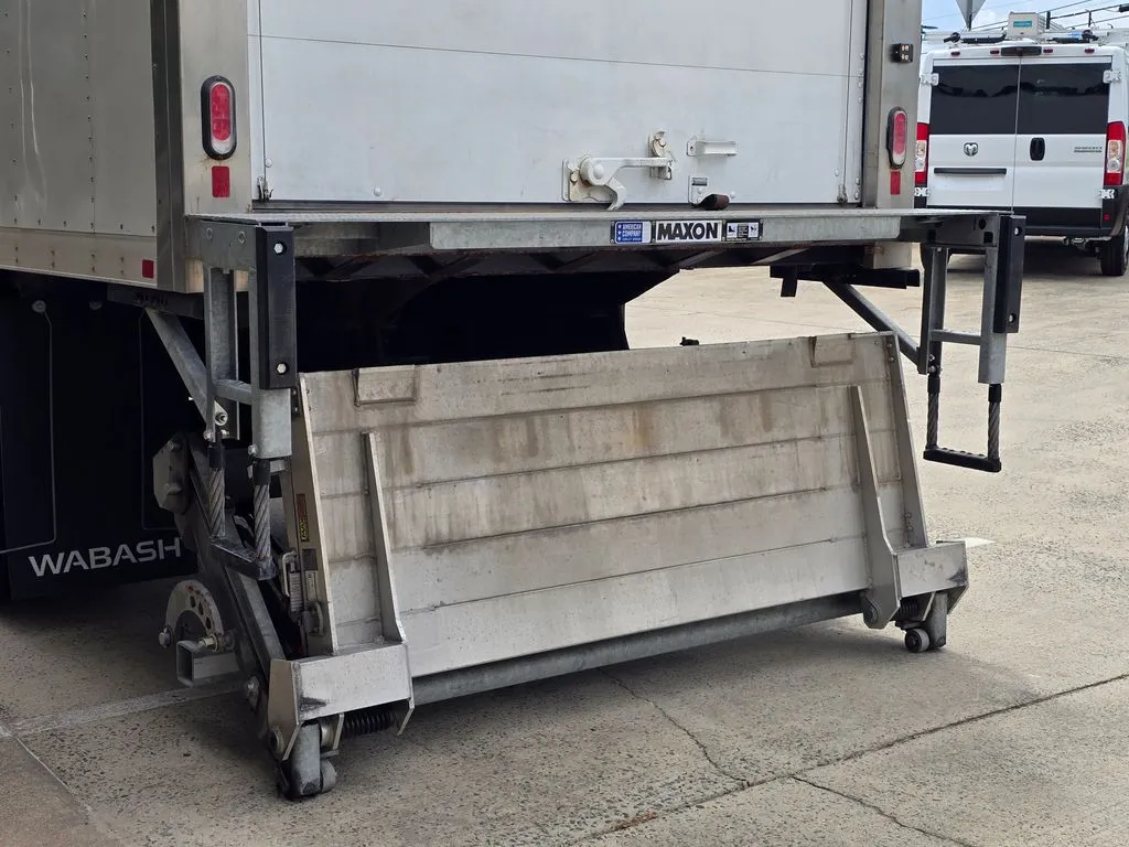 2023 Ford F-650 - Photo 23