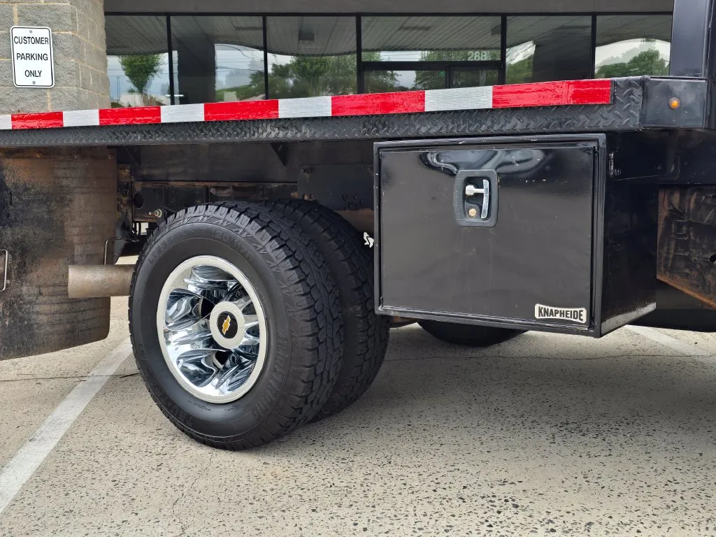 Chevrolet 3500HD photo 17