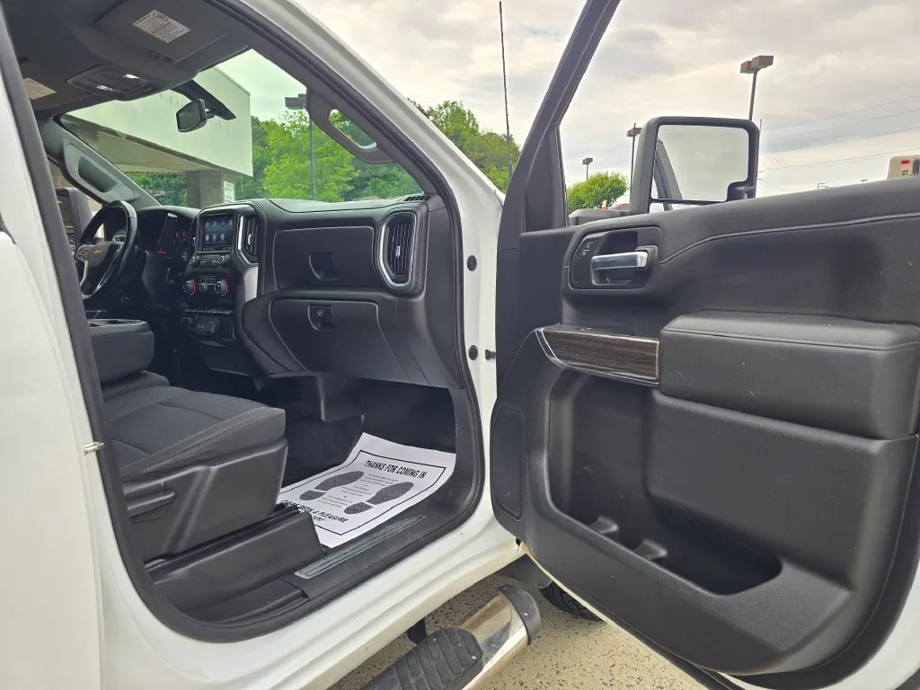 Chevrolet 3500HD photo 46