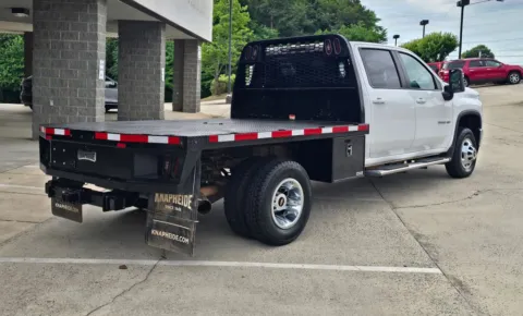 More photos of 2023 Chevrolet Silverado 3500HD LT 6.6l Turbo Diesel 9.5ft Flatbed at Carolina Auto Warehouse, NC