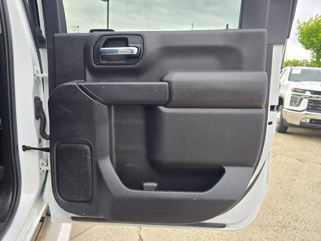 Chevrolet 3500HD photo 26