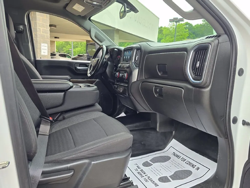 Chevrolet 3500HD photo 47