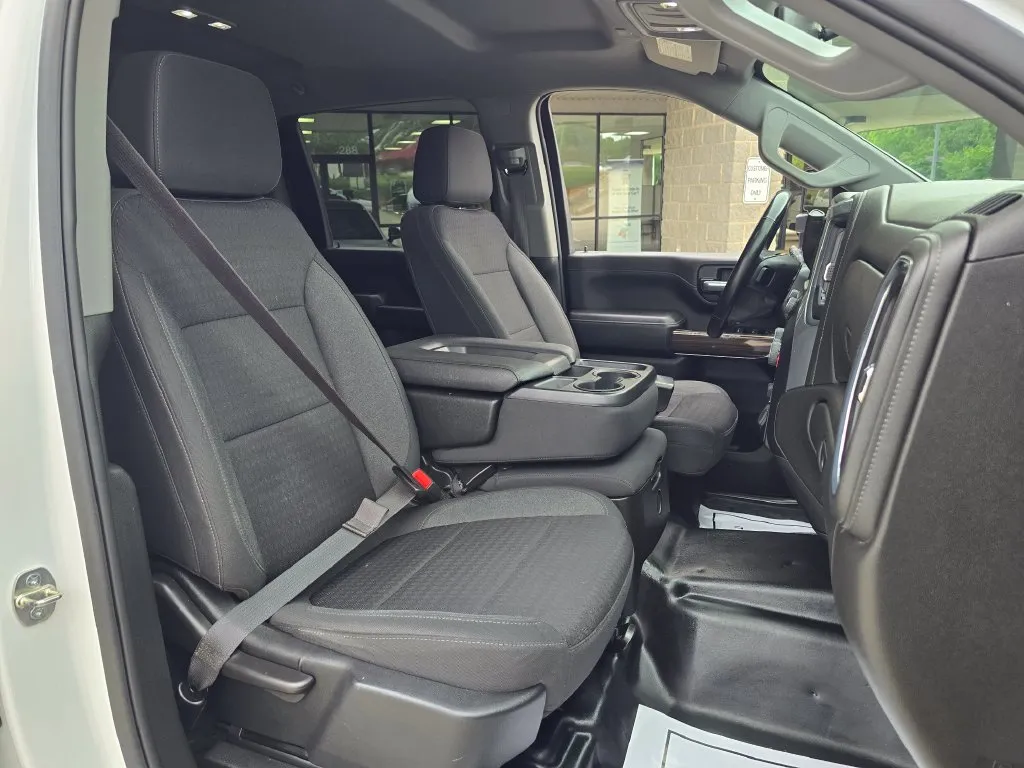 Chevrolet 3500HD photo 48