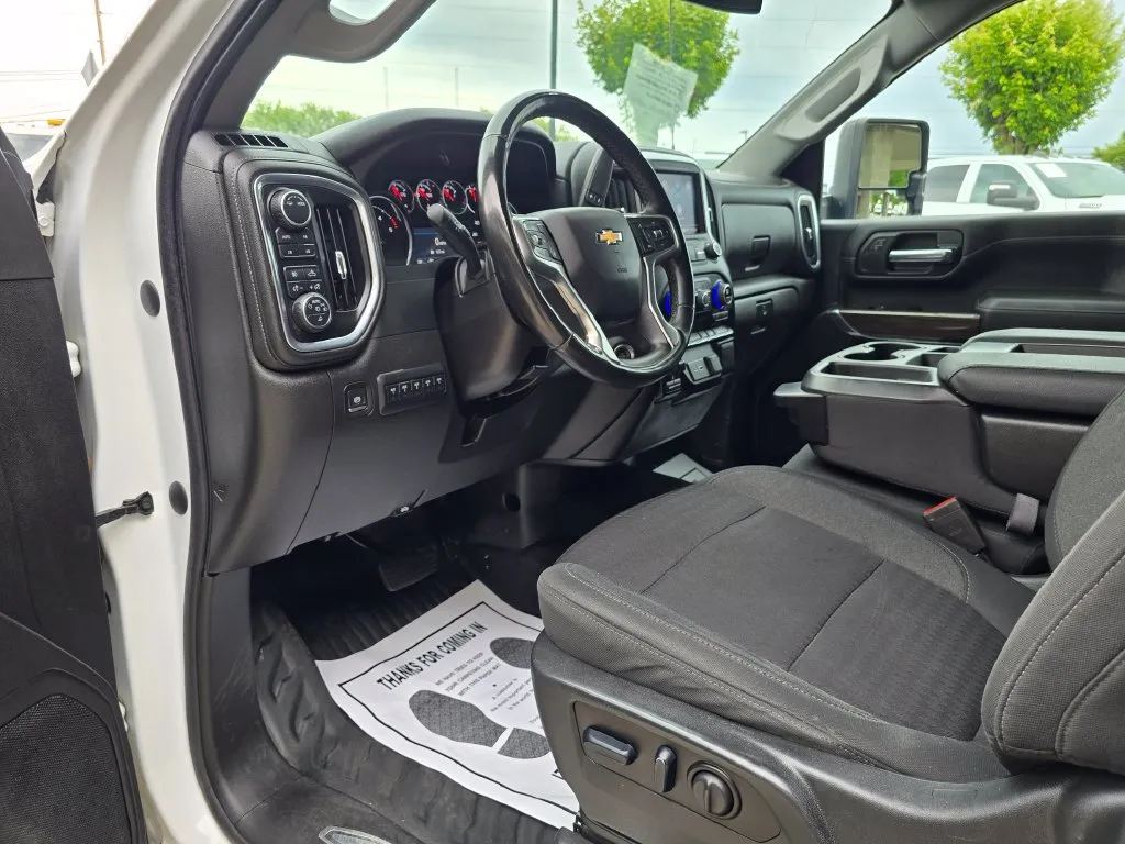 Chevrolet 3500HD photo 40