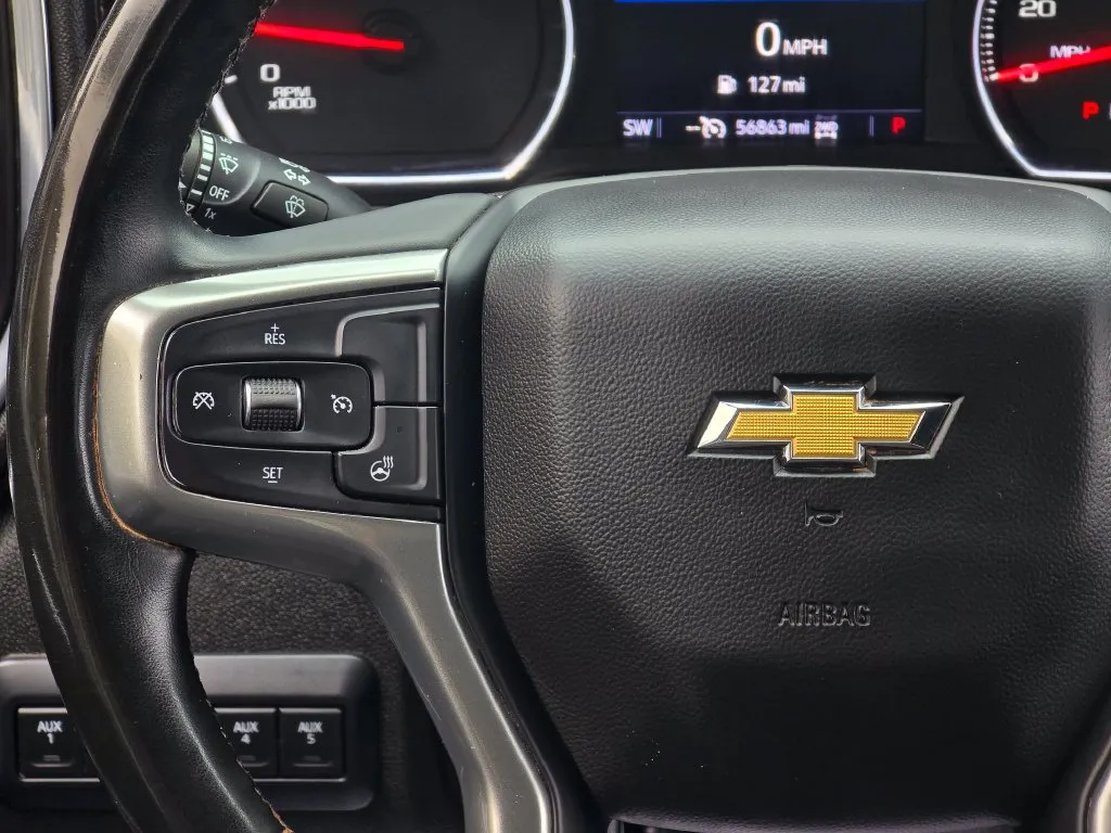 Chevrolet 3500HD photo 32