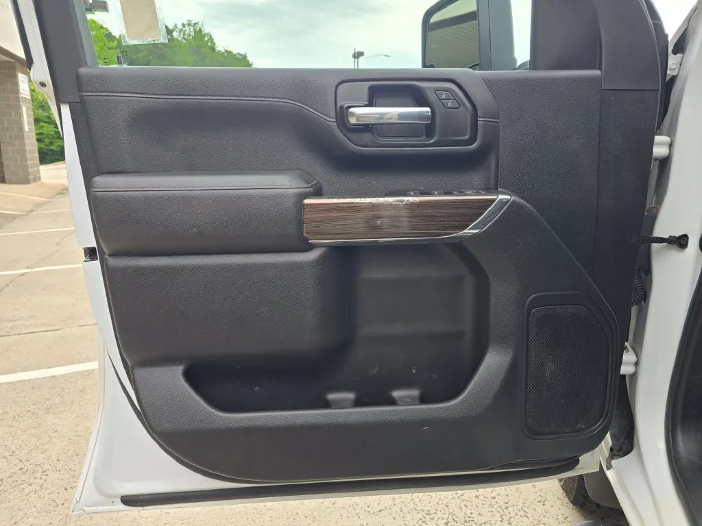 Chevrolet 3500HD photo 43