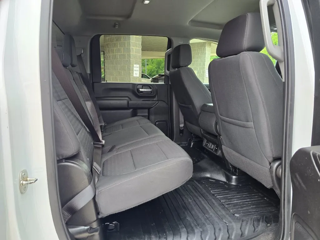 Chevrolet 3500HD photo 25