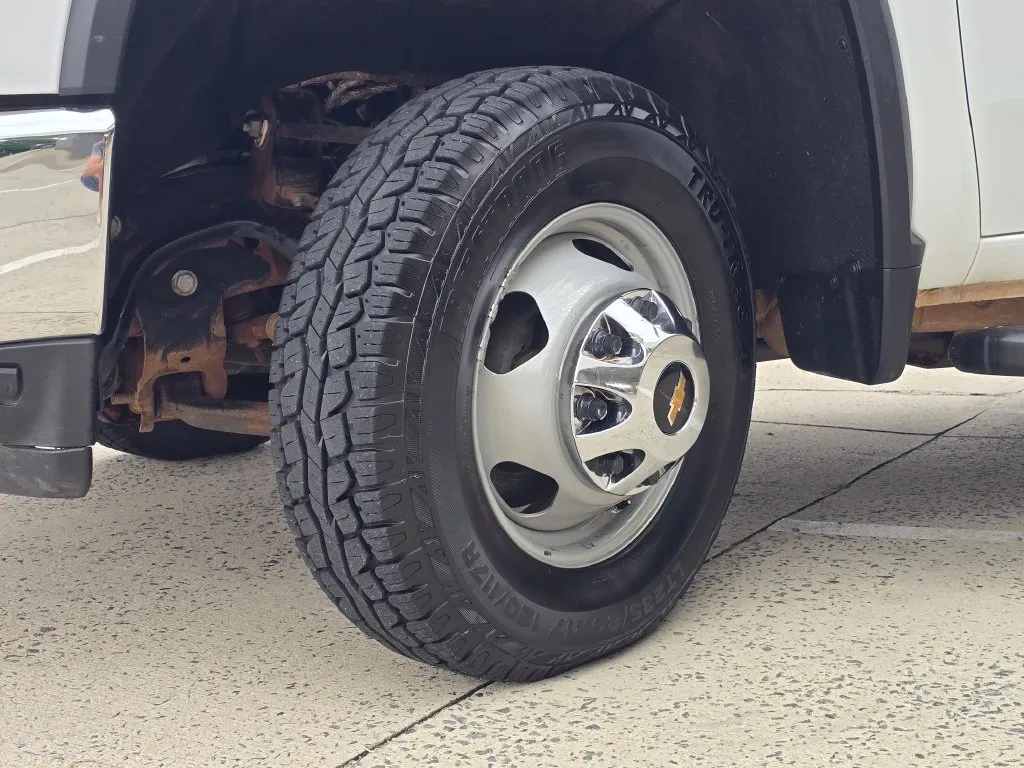 Chevrolet 3500HD photo 50