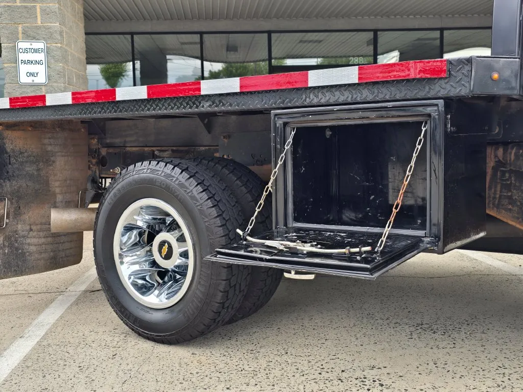 Chevrolet 3500HD photo 18