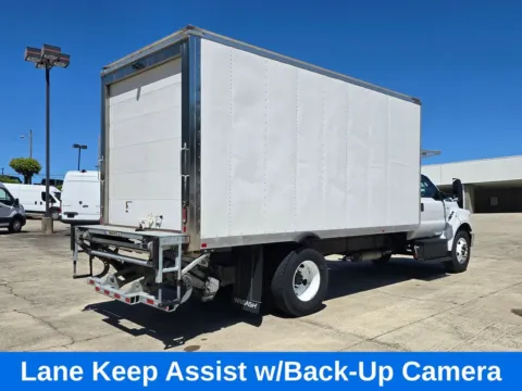 More photos of 2023 Ford F-650SD  Thermo King V-520 Max 18ft Box w/Liftgate at Carolina Auto Warehouse, NC