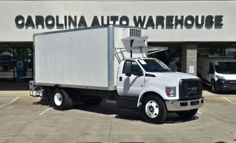 White 2023 Ford F-650SD  Thermo King V-520 Max 18ft Box w/Liftgate for sale in Concord, NC