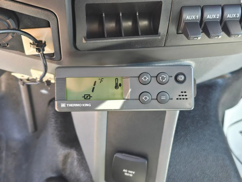 2023 Ford F-650 - Photo 11