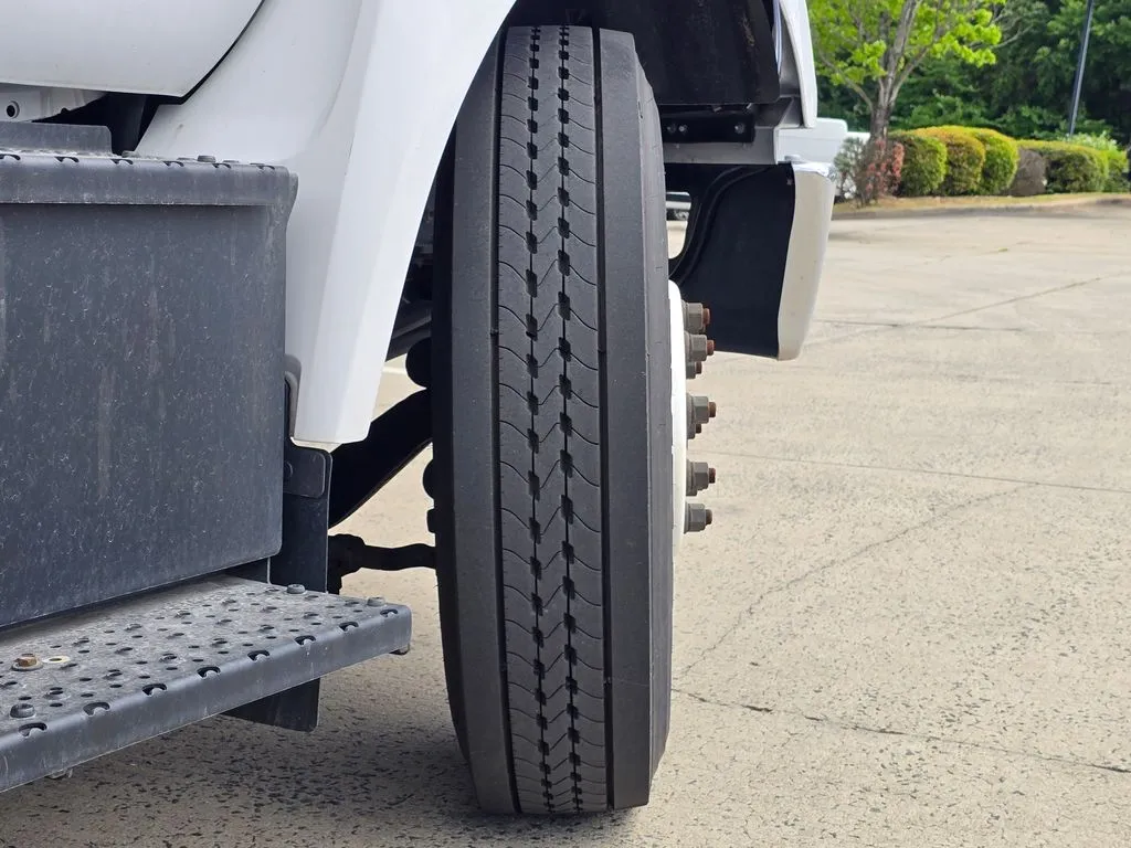 2023 Ford F-650 - Photo 44